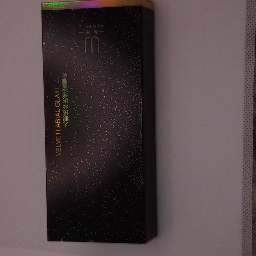 Velvet label glair lipstick